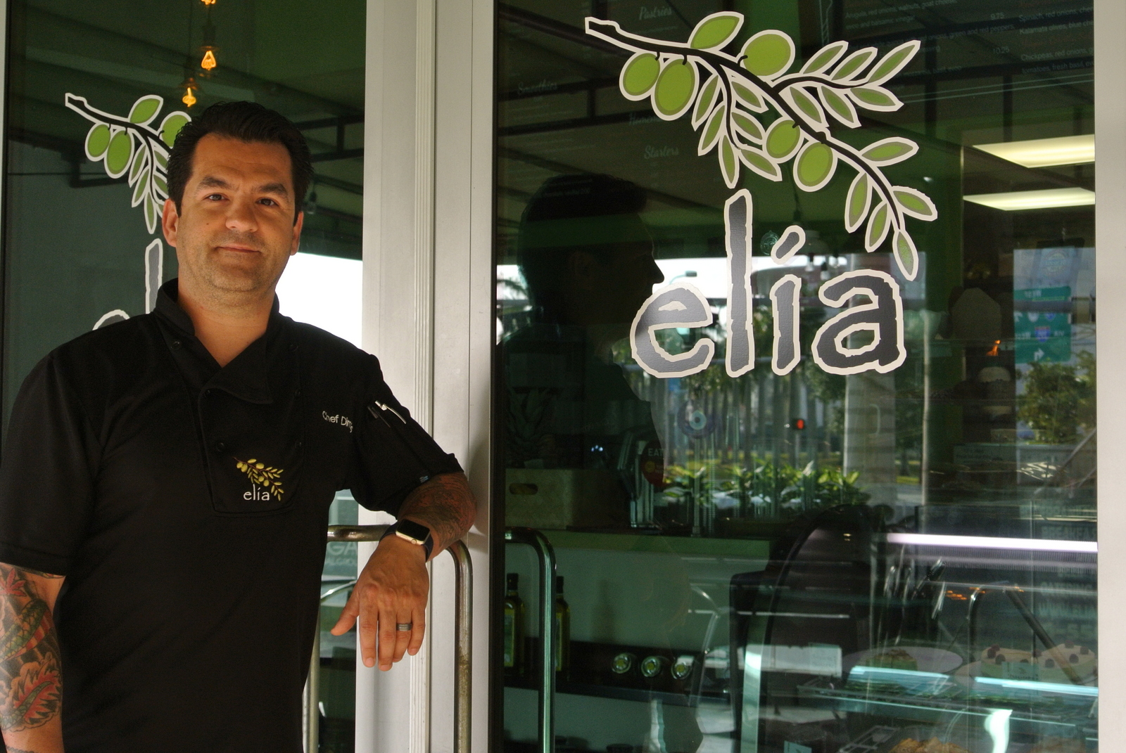 i8tonite with Elia Miami's Chef Dimitri Harvalis & Recipe for Papoutsakia