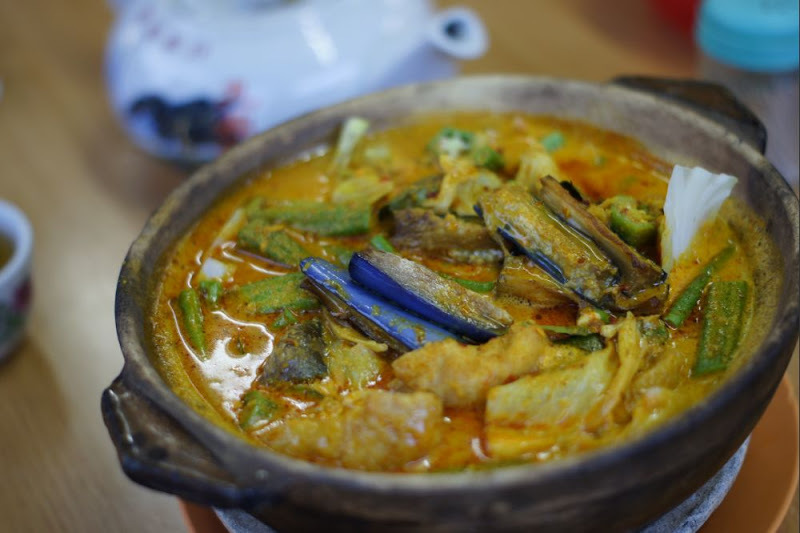 i8tonite with Yangon, Myanmar's Merlion Cuisine Chef Darren Lim & Confinement Soup Recipe